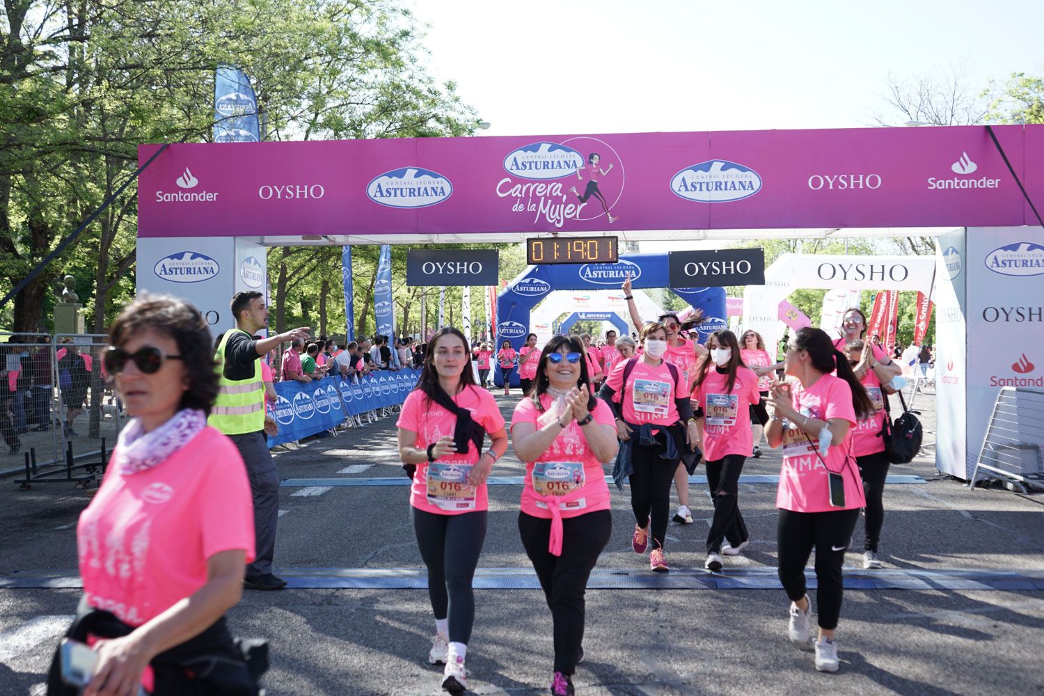 Todas las fotos de meta de la Carrera de la Mujer de Madrid 03704