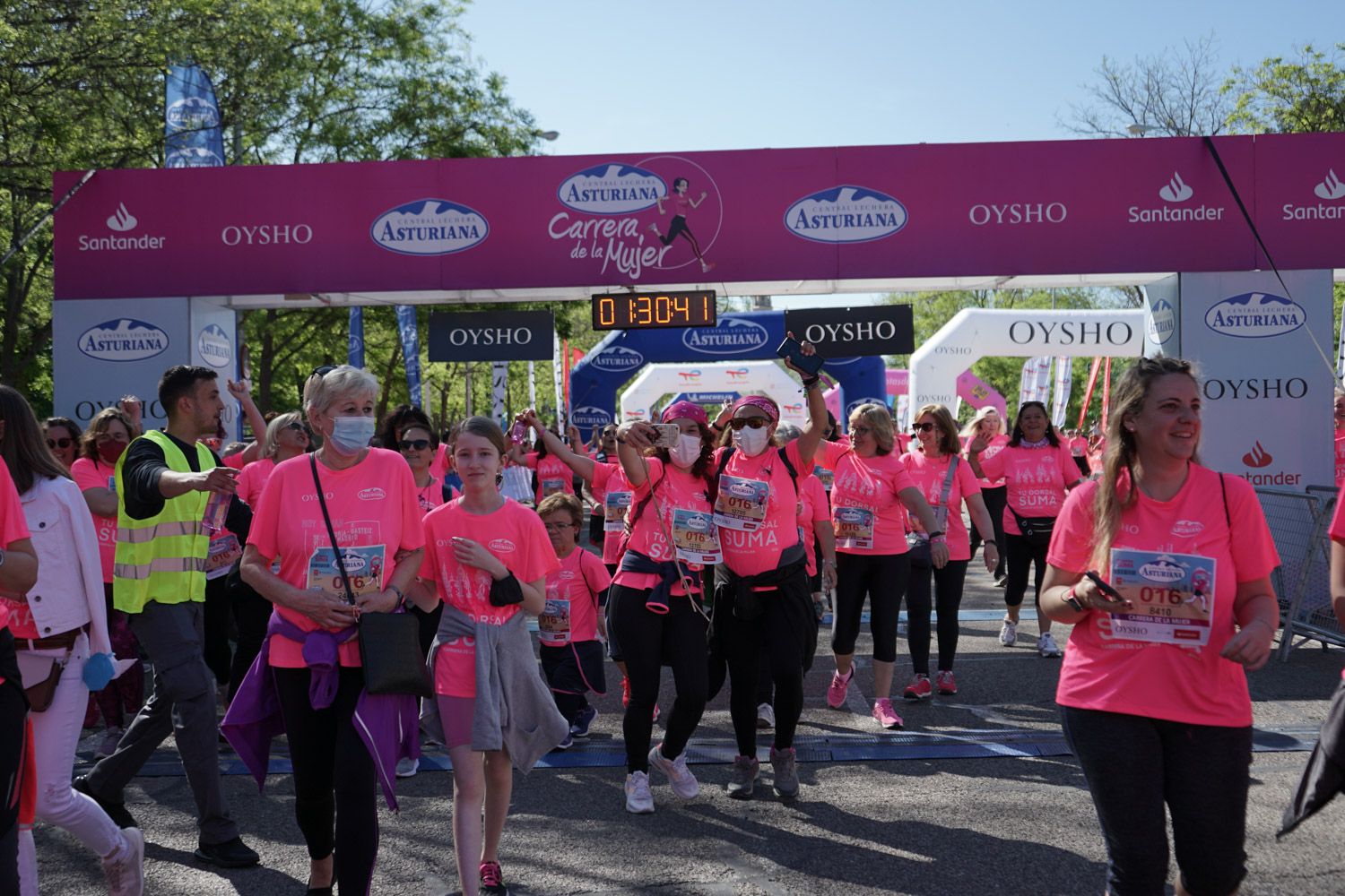 Todas las fotos de meta de la Carrera de la Mujer de Madrid 03823