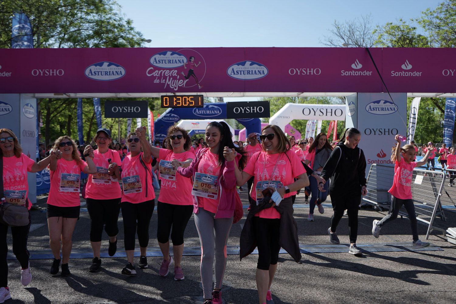 Todas las fotos de meta de la Carrera de la Mujer de Madrid 03825