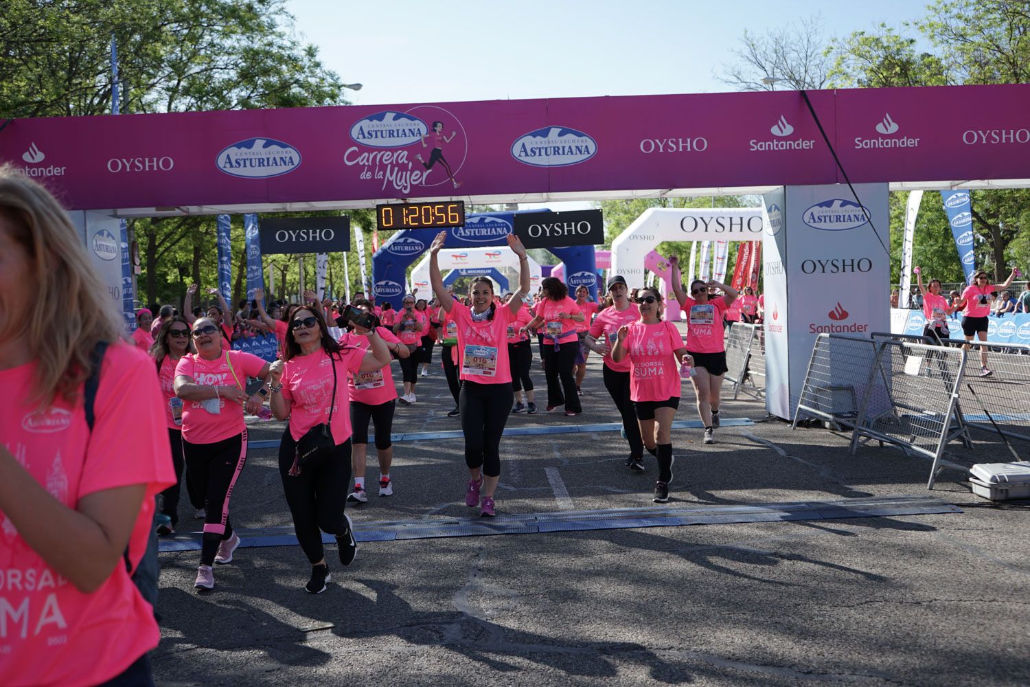 Todas las fotos de meta de la Carrera de la Mujer de Madrid 03718