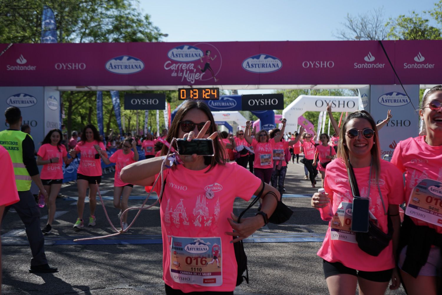 Todas las fotos de meta de la Carrera de la Mujer de Madrid 03832