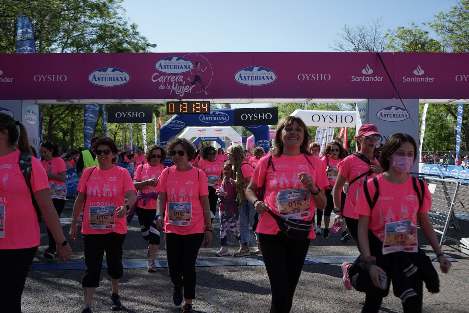 Todas las fotos de meta de la Carrera de la Mujer de Madrid 03834