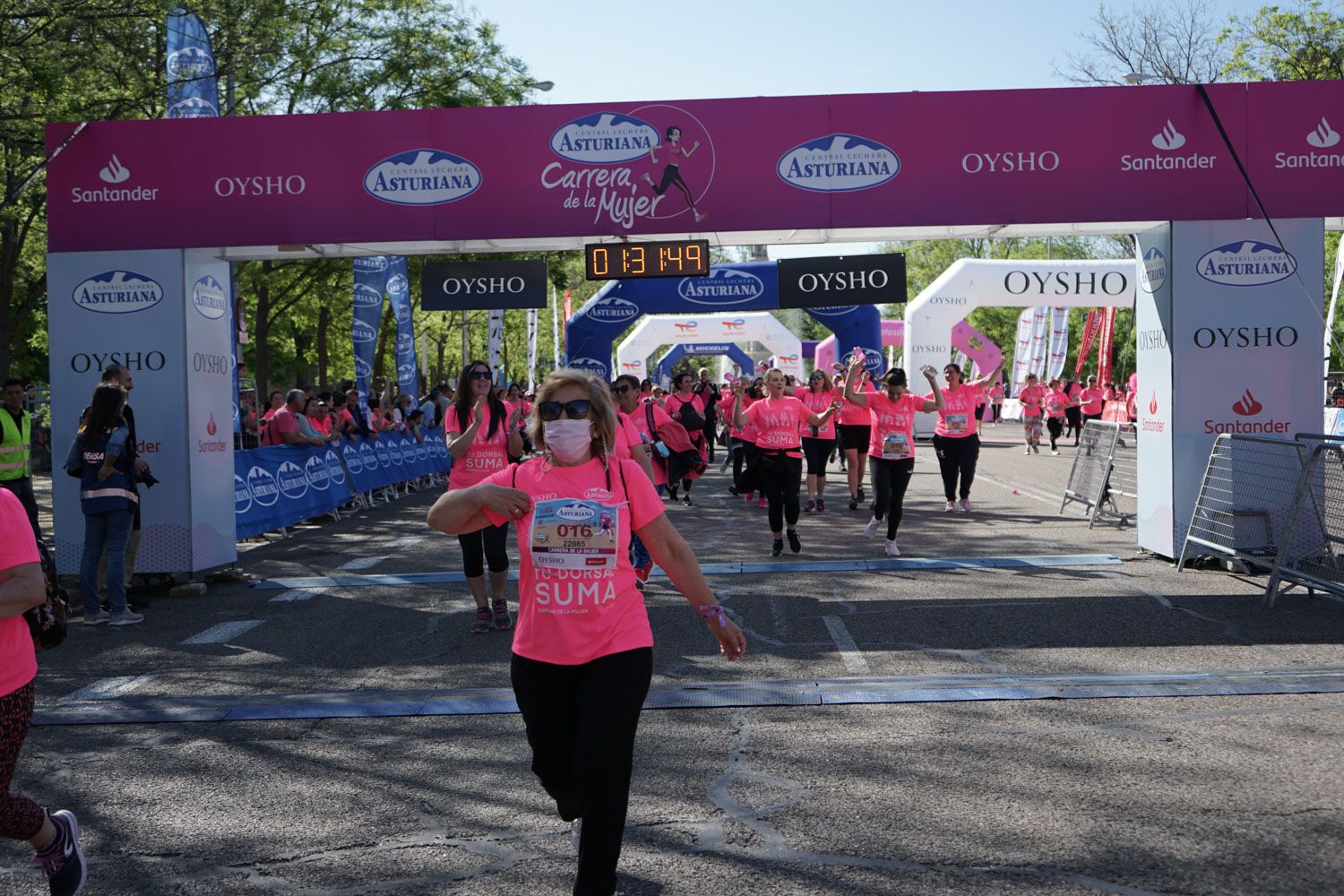 Todas las fotos de meta de la Carrera de la Mujer de Madrid 03837