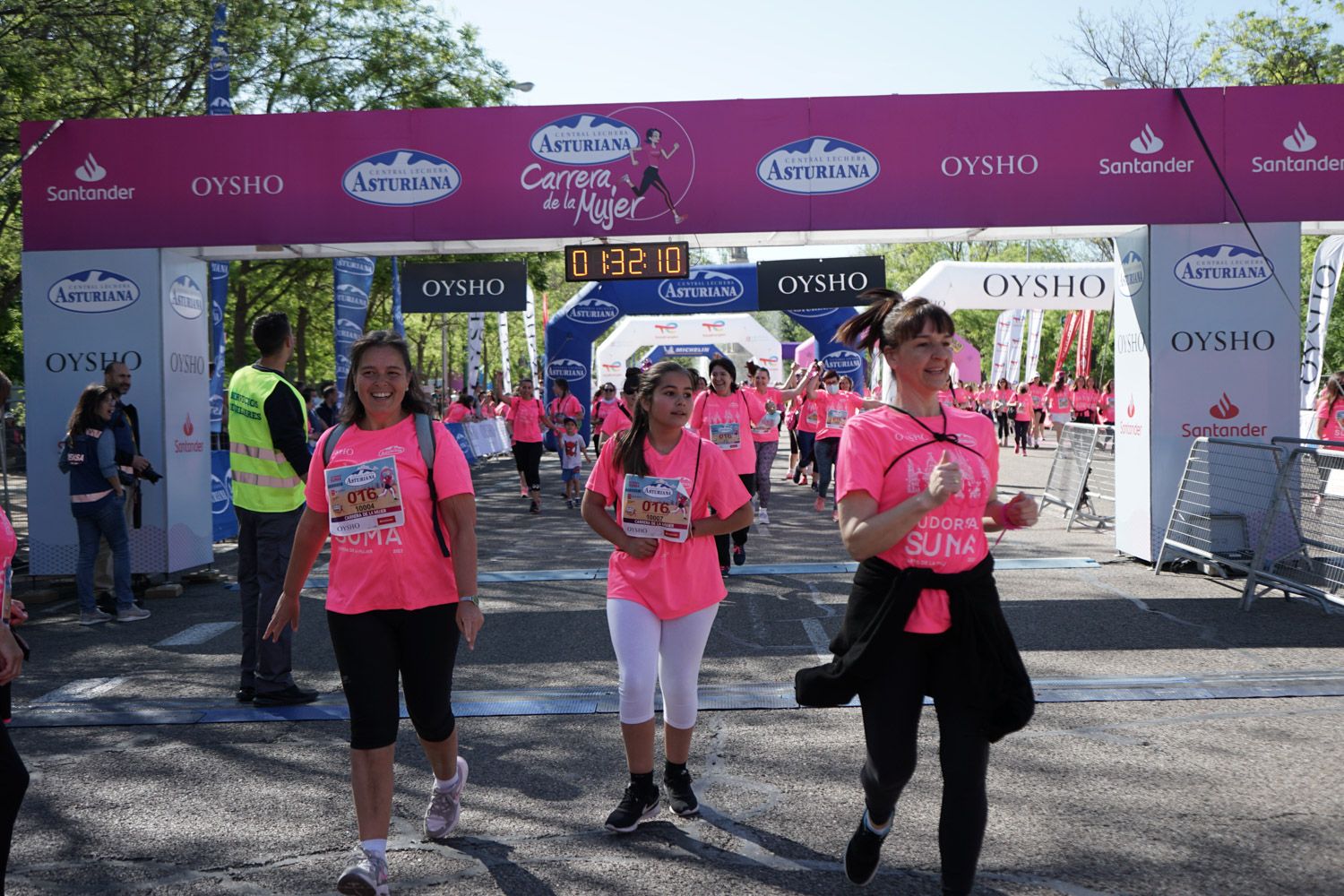 Todas las fotos de meta de la Carrera de la Mujer de Madrid 03841