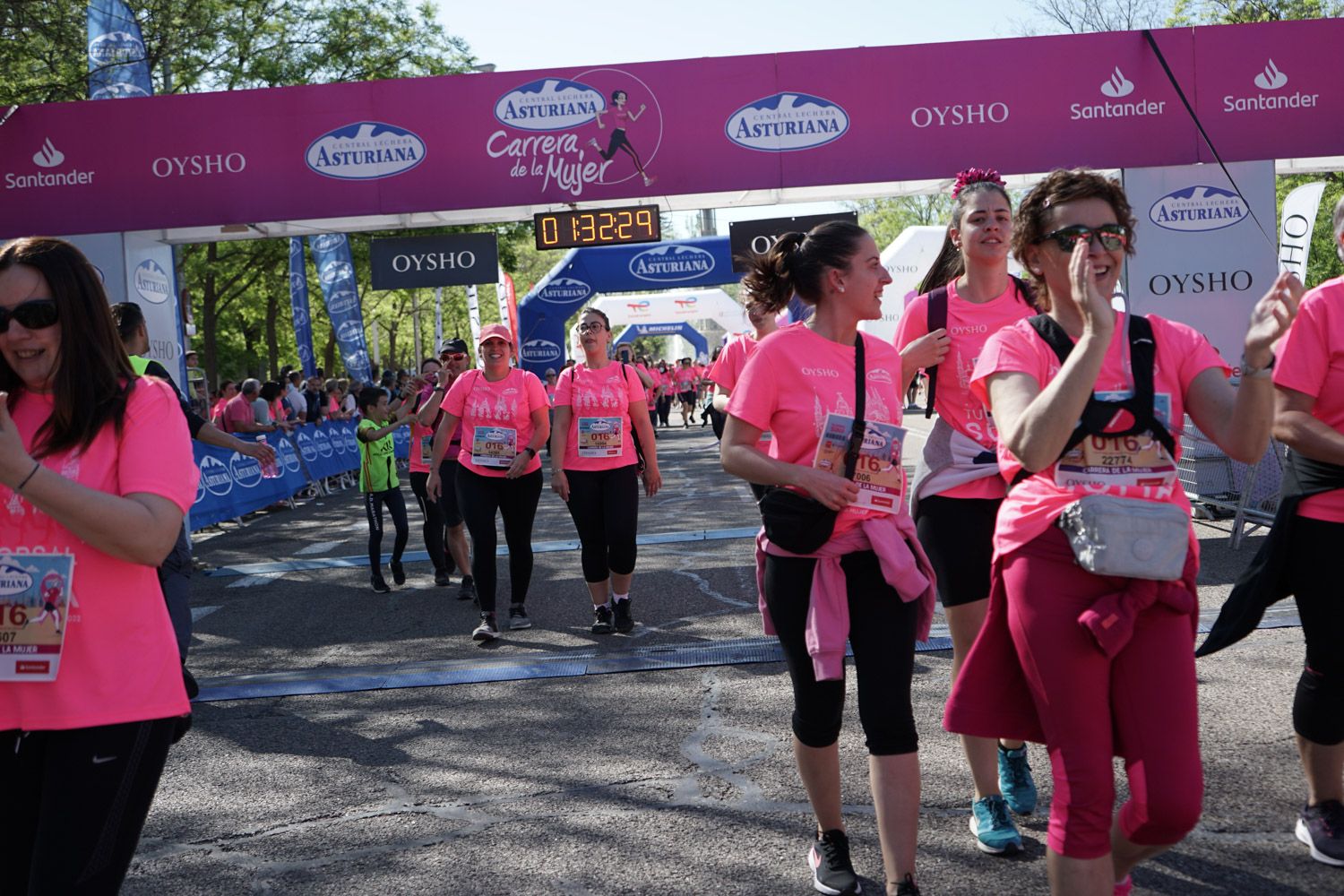 Todas las fotos de meta de la Carrera de la Mujer de Madrid 03845