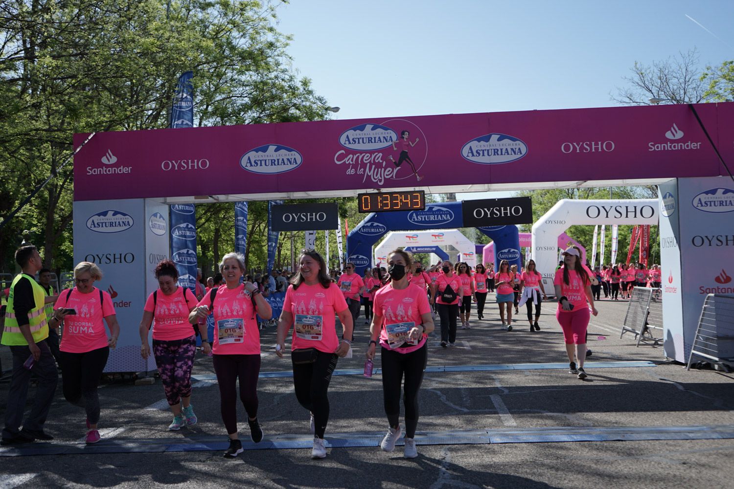 Todas las fotos de meta de la Carrera de la Mujer de Madrid 03848