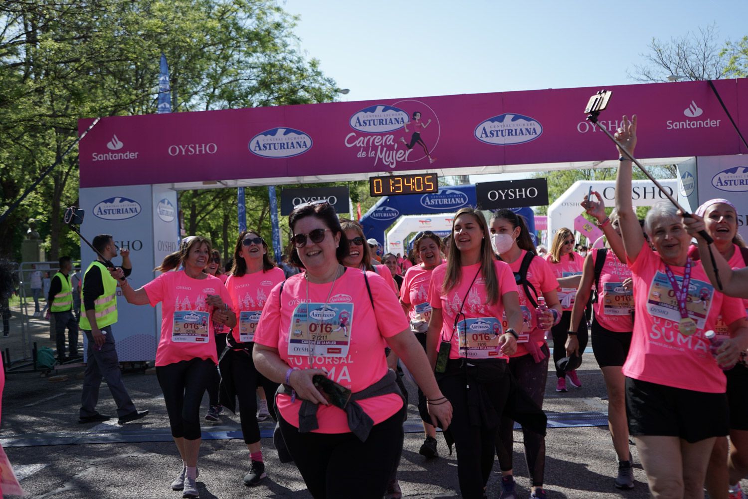 Todas las fotos de meta de la Carrera de la Mujer de Madrid 03851