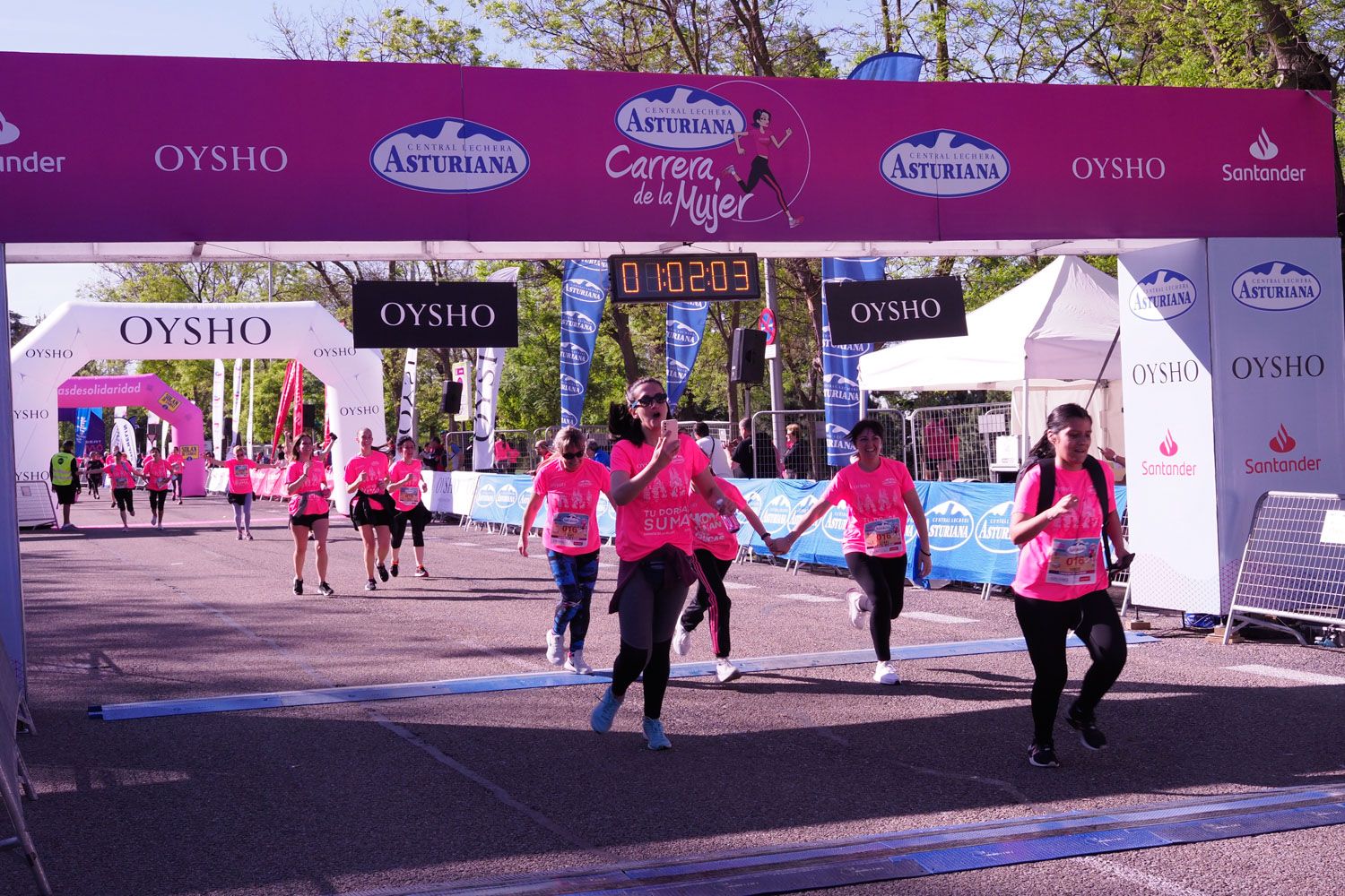 Todas las fotos de meta de la Carrera de la Mujer de Madrid 5081139