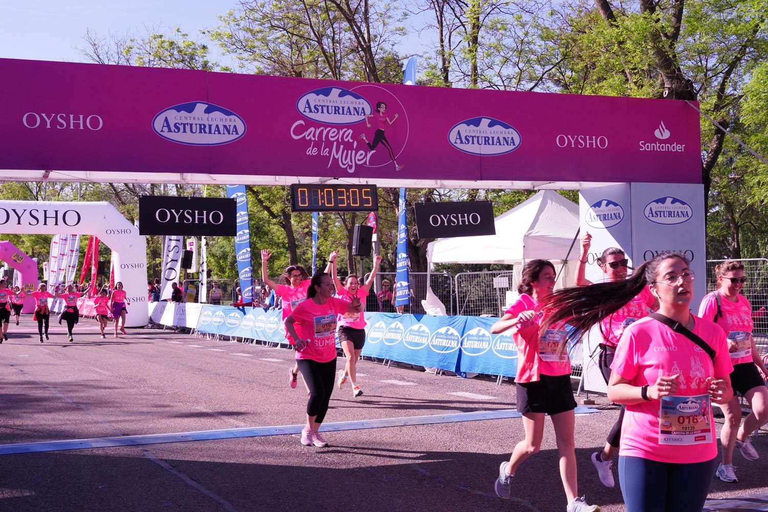 Todas las fotos de meta de la Carrera de la Mujer de Madrid 5081180