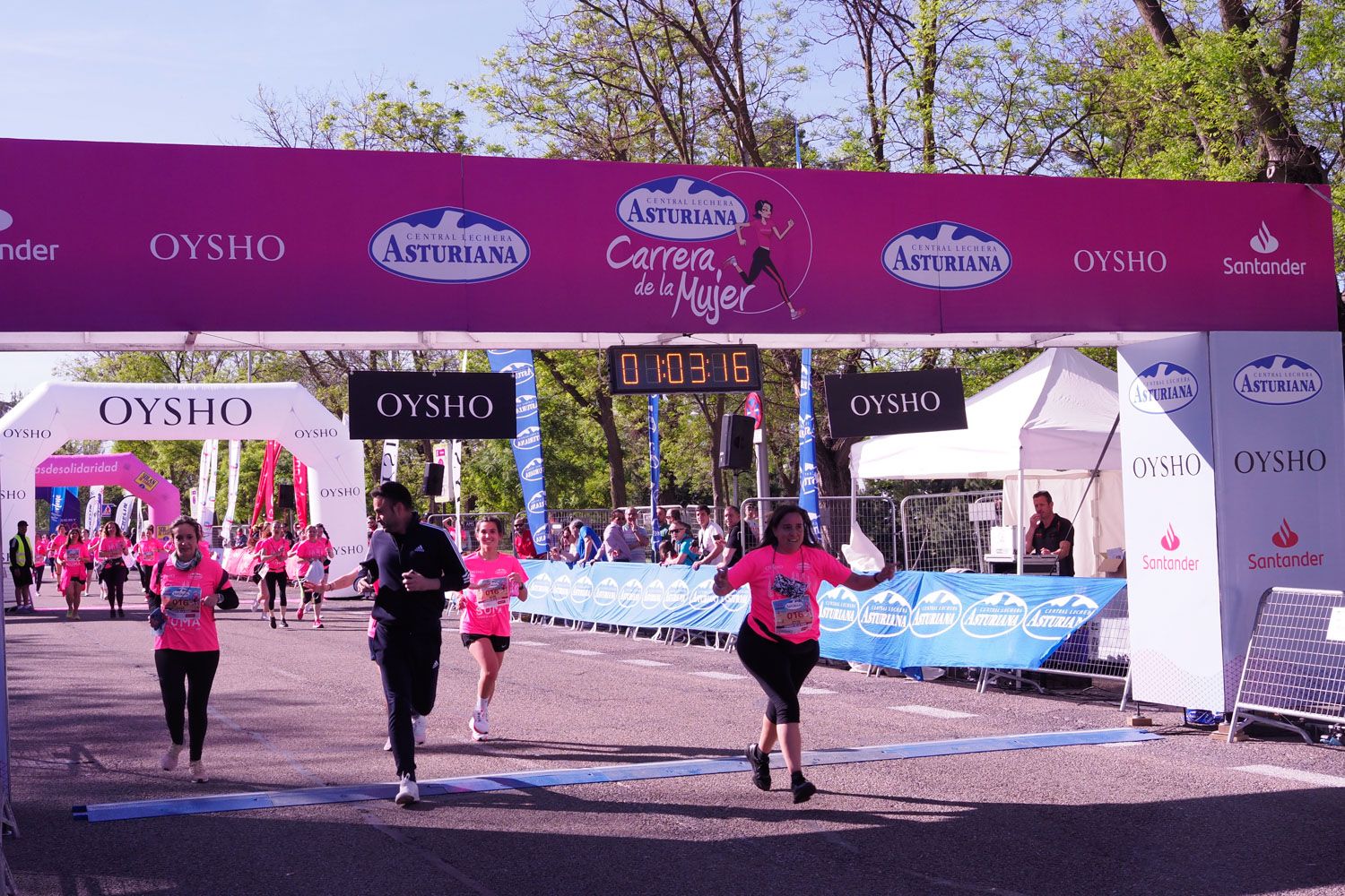 Todas las fotos de meta de la Carrera de la Mujer de Madrid 5081188