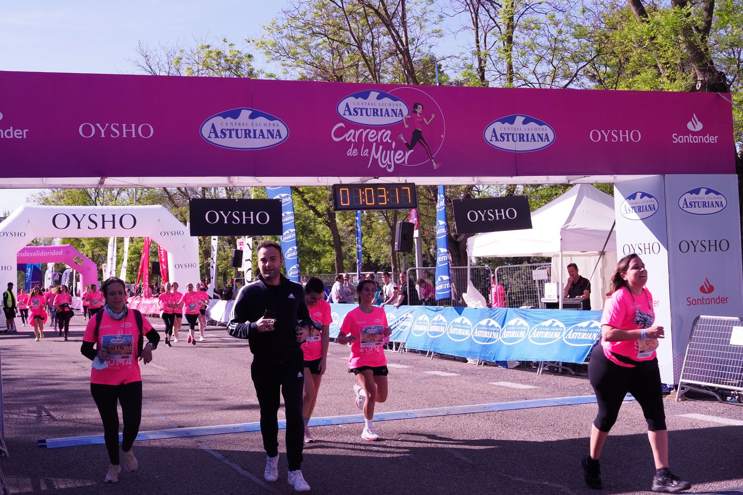 Todas las fotos de meta de la Carrera de la Mujer de Madrid 5081189