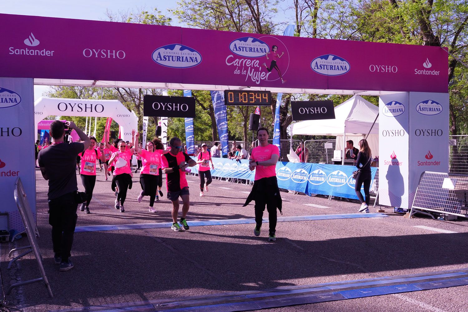 Todas las fotos de meta de la Carrera de la Mujer de Madrid 5081197