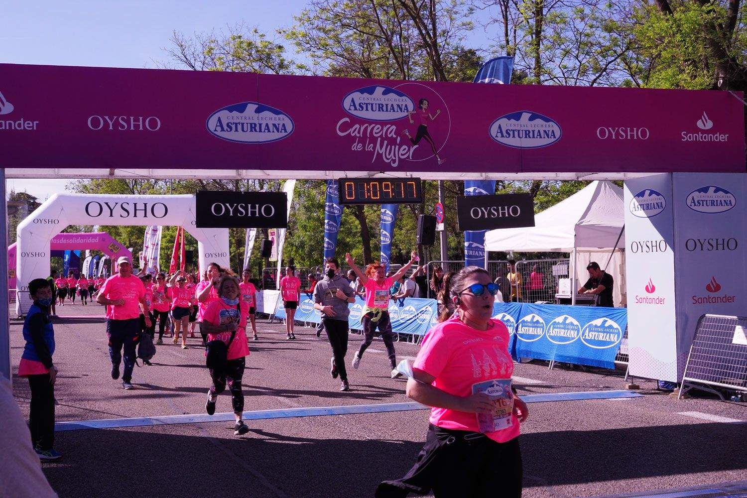 Todas las fotos de meta de la Carrera de la Mujer de Madrid 5081543