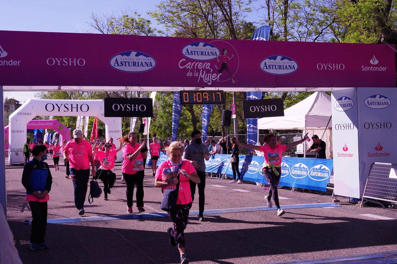Todas las fotos de meta de la Carrera de la Mujer de Madrid 5081544