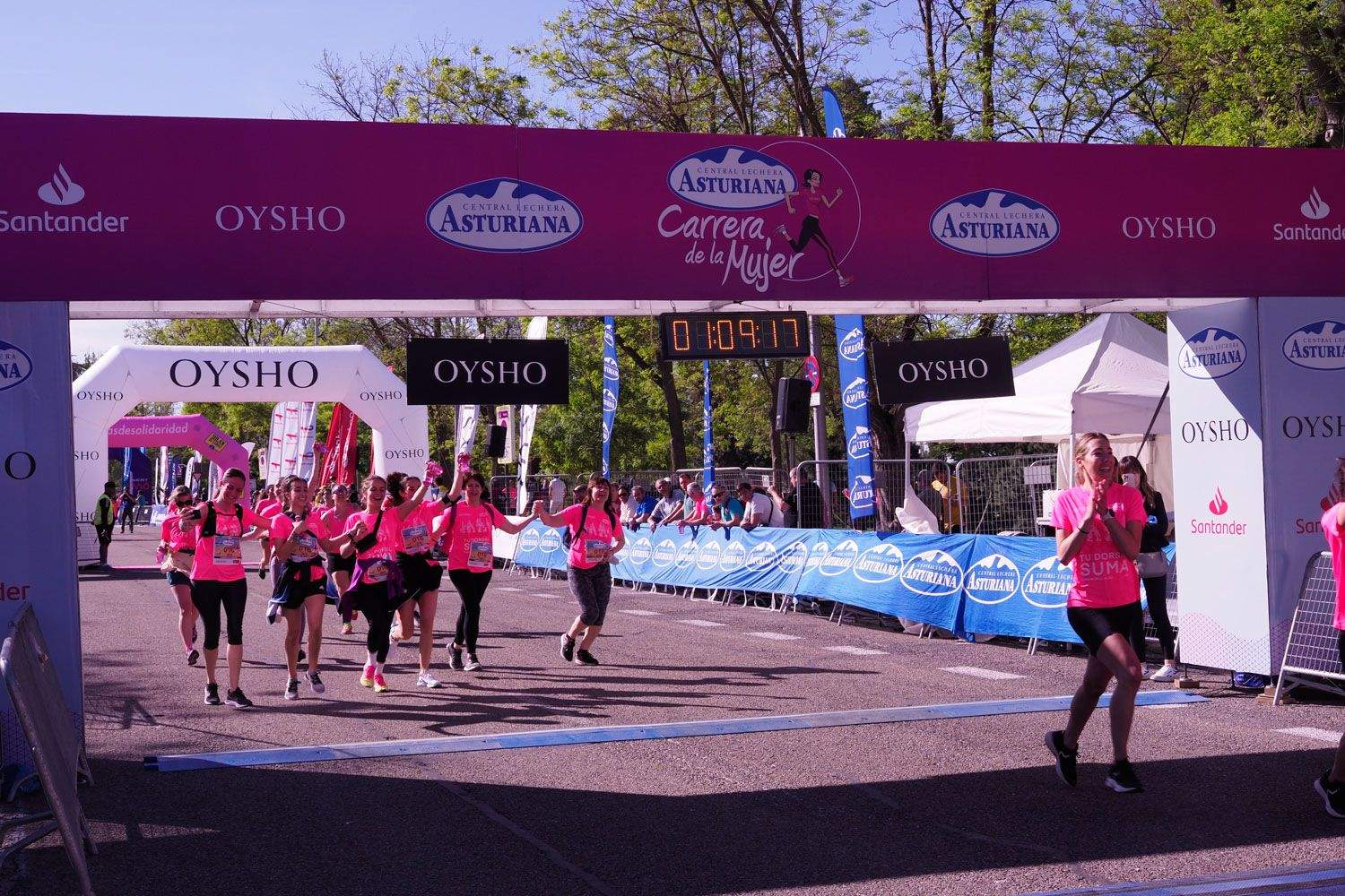 Todas las fotos de meta de la Carrera de la Mujer de Madrid 5081562