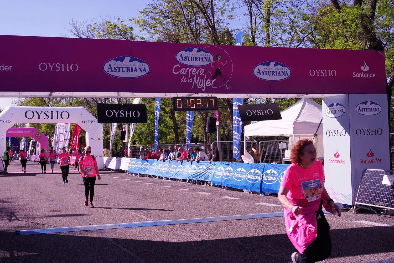 Todas las fotos de meta de la Carrera de la Mujer de Madrid 5081570