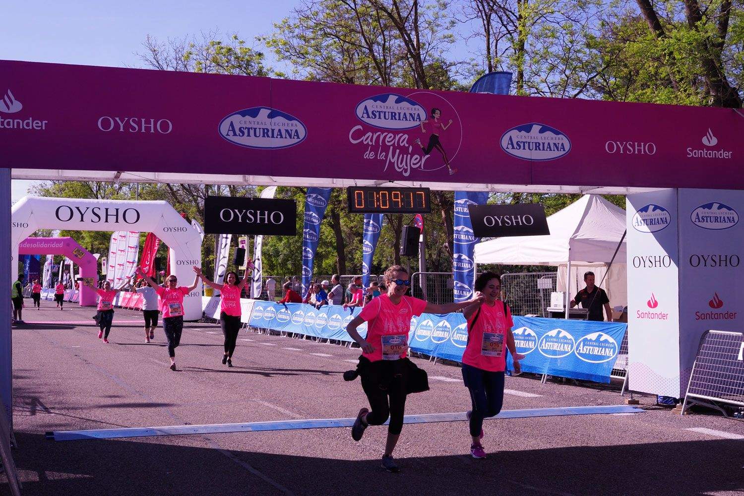 Todas las fotos de meta de la Carrera de la Mujer de Madrid 5081581