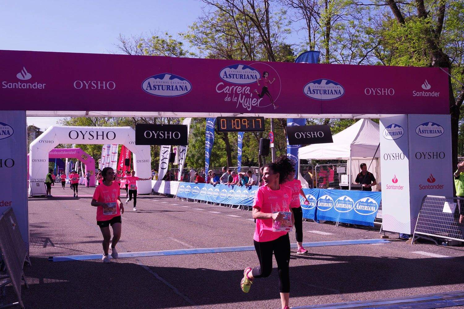 Todas las fotos de meta de la Carrera de la Mujer de Madrid 5081588