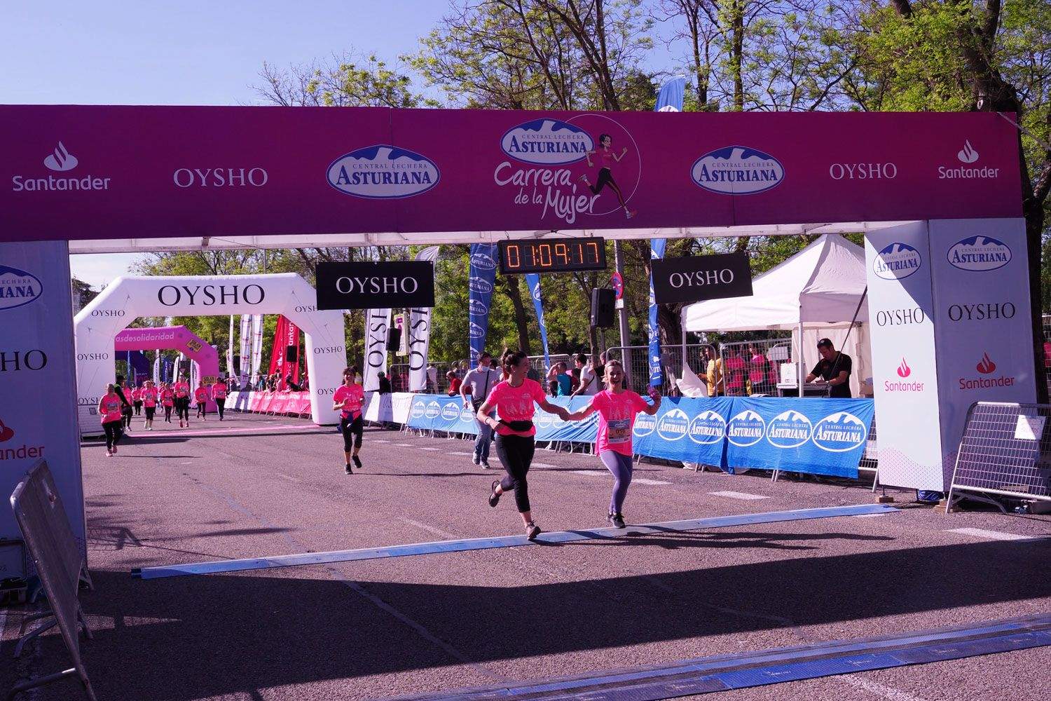 Todas las fotos de meta de la Carrera de la Mujer de Madrid 5081596