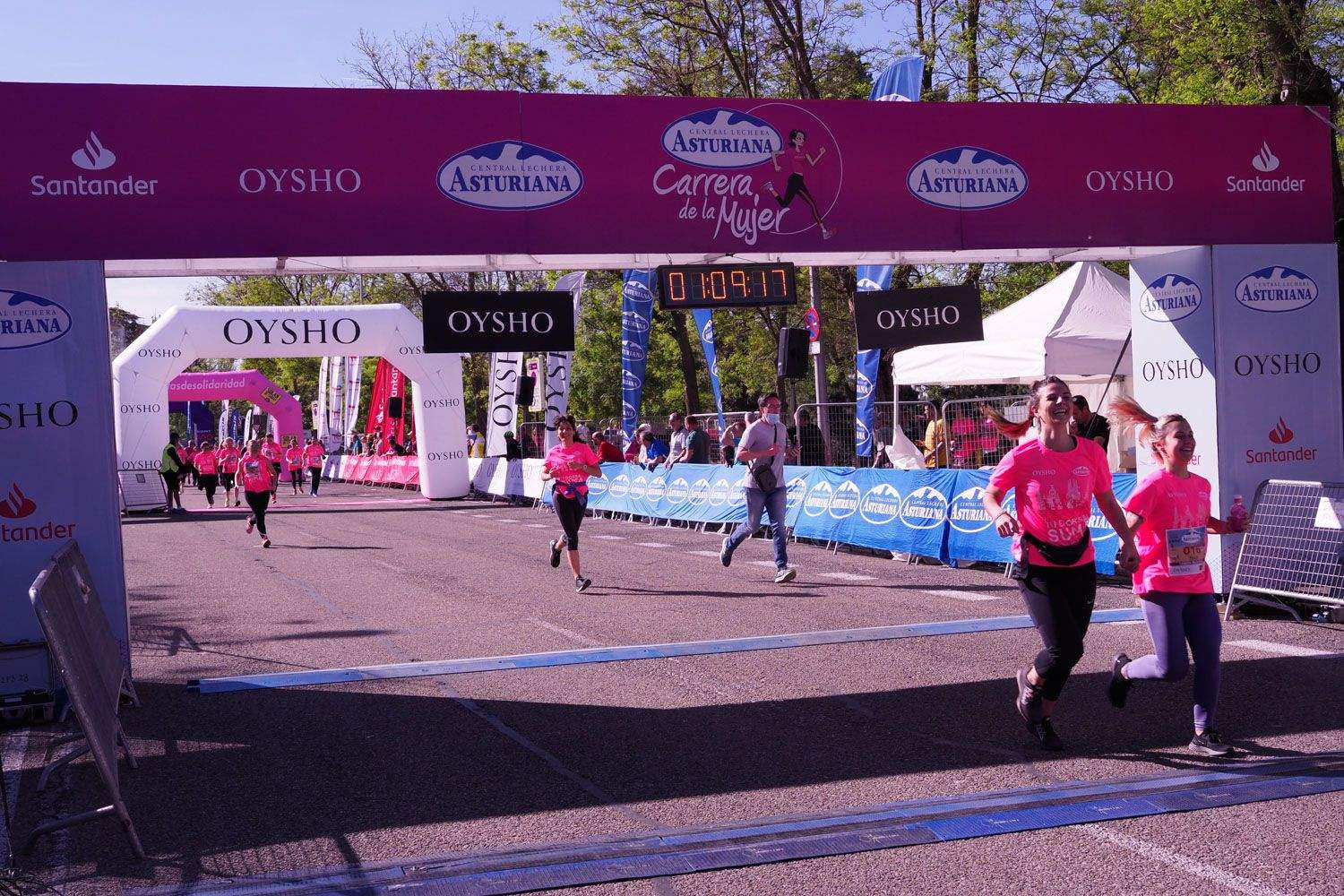 Todas las fotos de meta de la Carrera de la Mujer de Madrid 5081597
