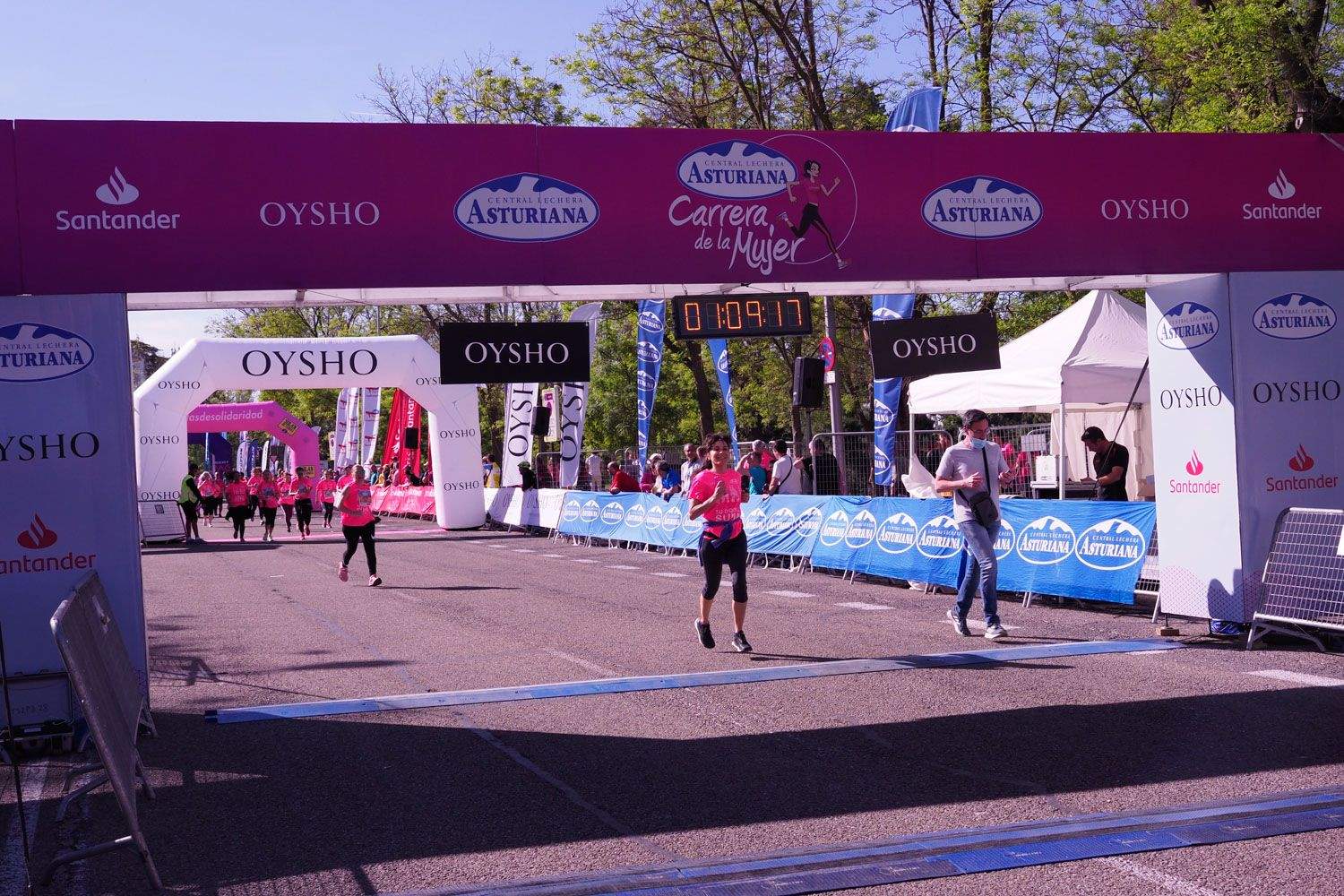 Todas las fotos de meta de la Carrera de la Mujer de Madrid 5081598