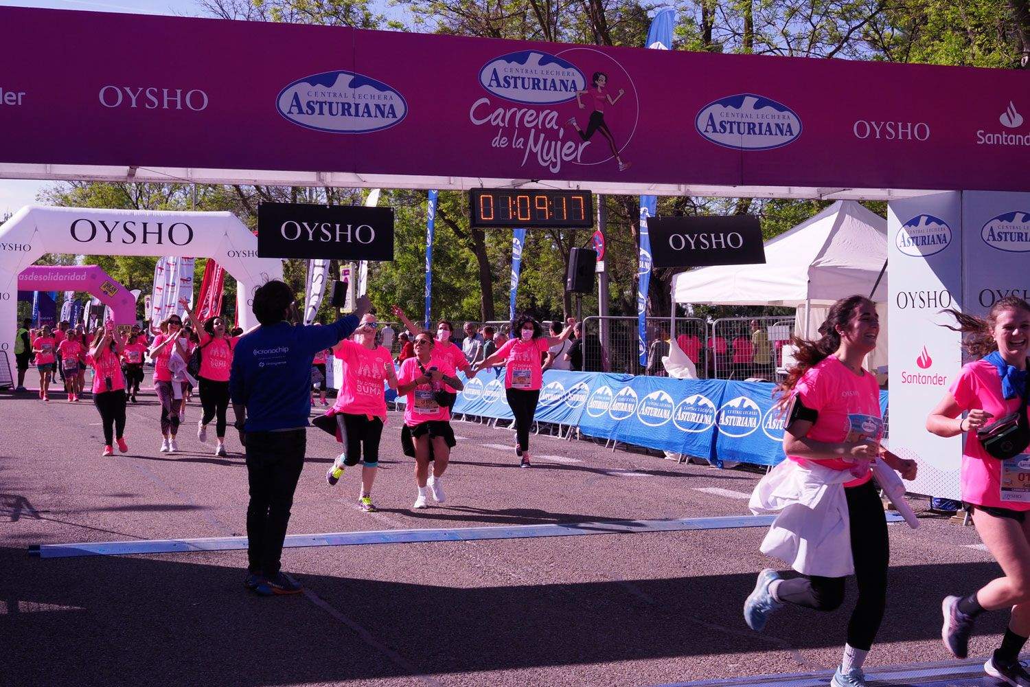 Todas las fotos de meta de la Carrera de la Mujer de Madrid 5081614