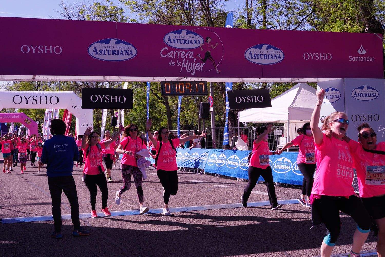 Todas las fotos de meta de la Carrera de la Mujer de Madrid 5081616