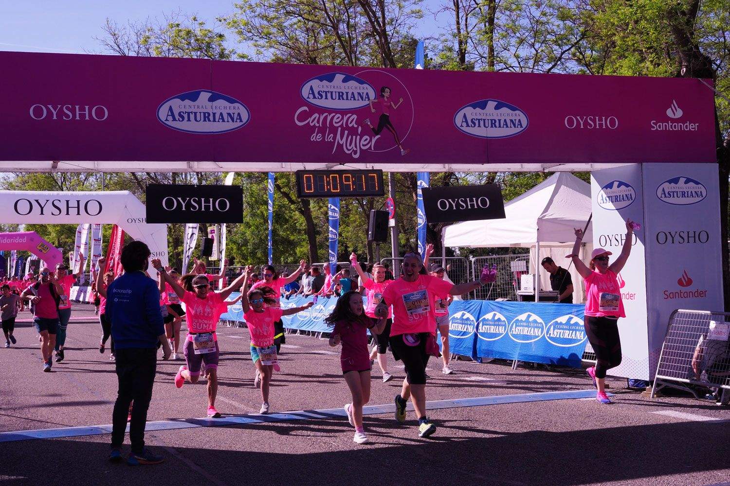 Todas las fotos de meta de la Carrera de la Mujer de Madrid 5081619