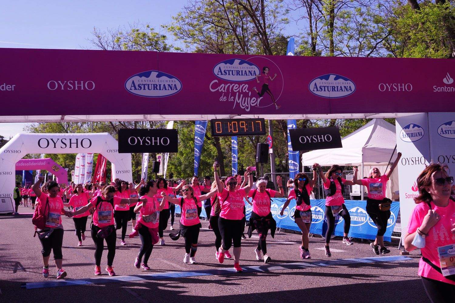 Todas las fotos de meta de la Carrera de la Mujer de Madrid 5081632
