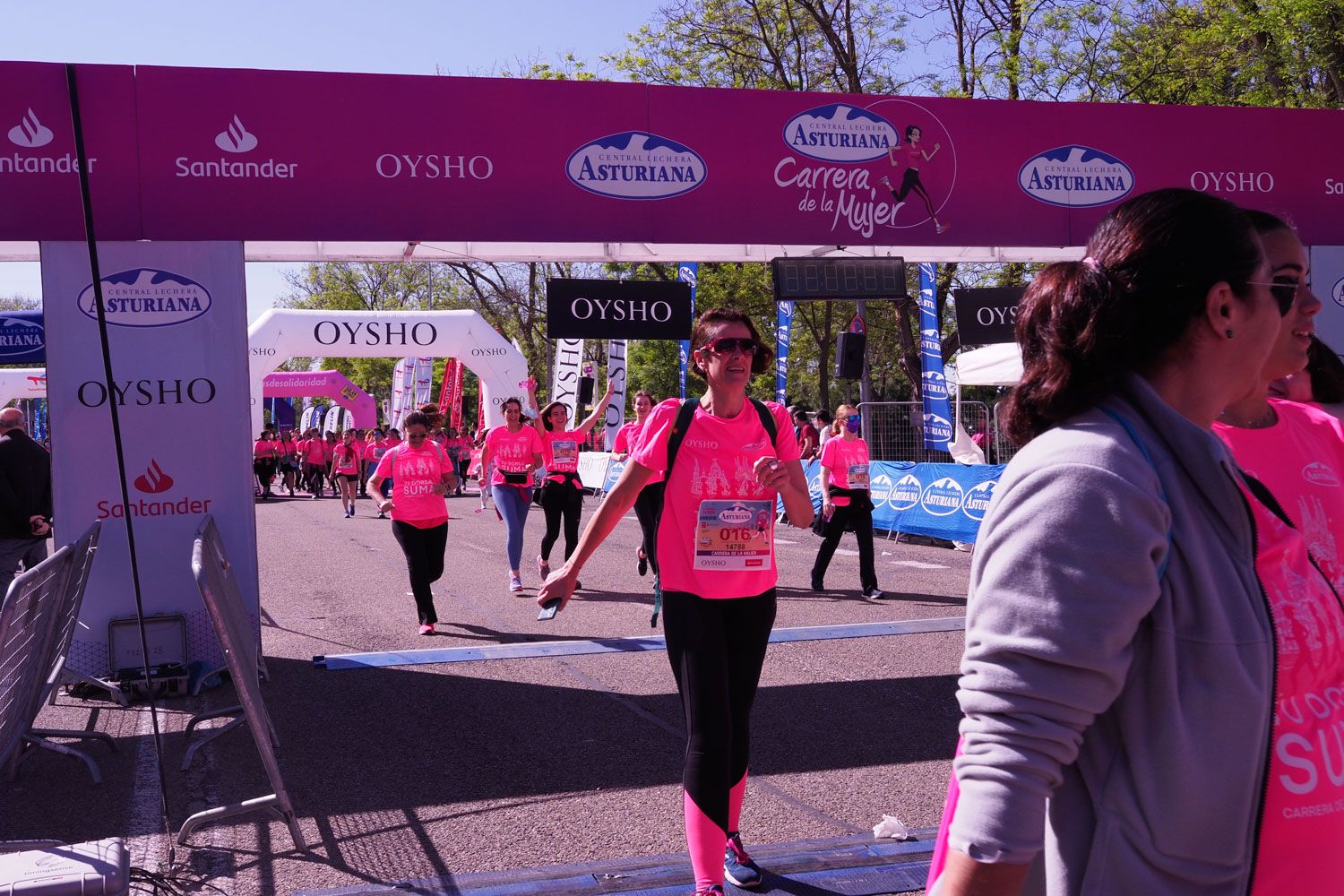 Todas las fotos de meta de la Carrera de la Mujer de Madrid 5082289