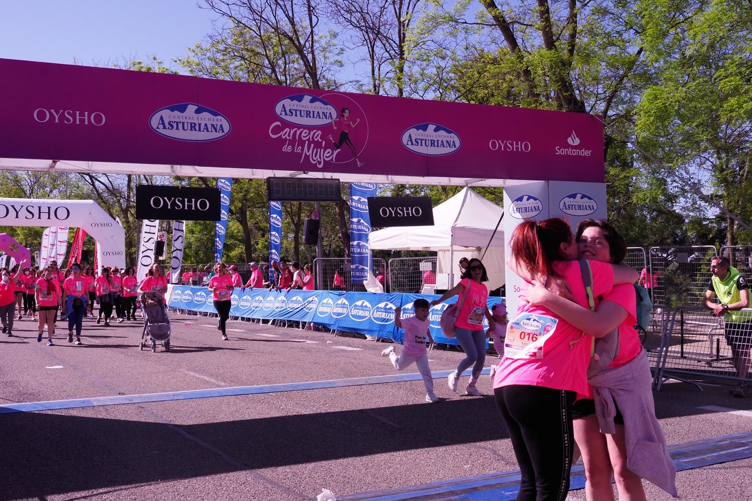 Todas las fotos de meta de la Carrera de la Mujer de Madrid 5082293