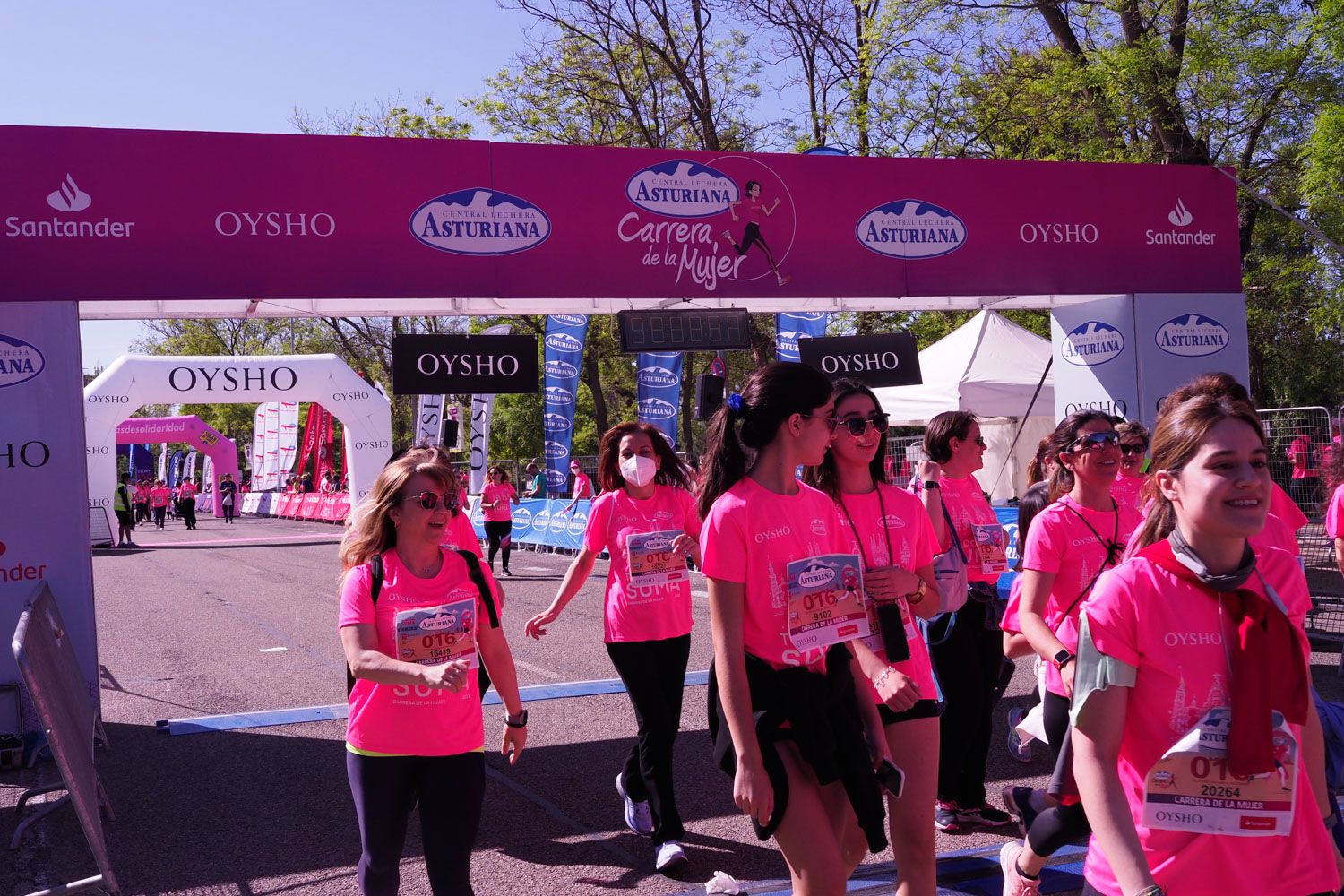 Todas las fotos de meta de la Carrera de la Mujer de Madrid 5082301