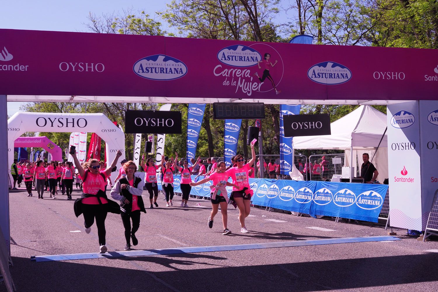 Todas las fotos de meta de la Carrera de la Mujer de Madrid 5082303