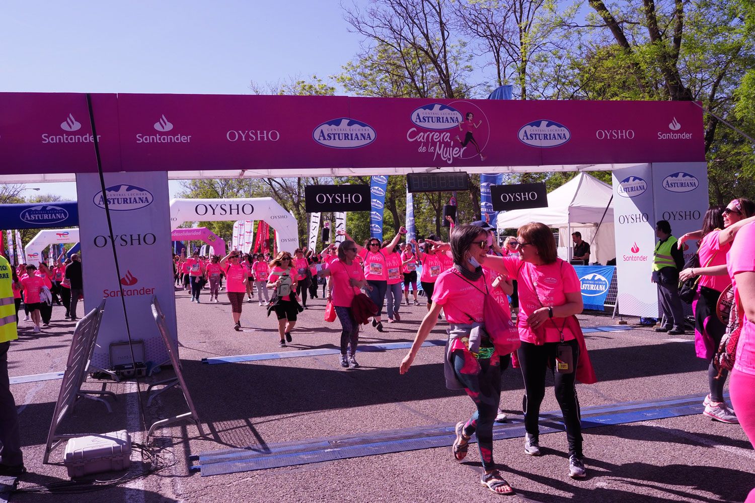 Todas las fotos de meta de la Carrera de la Mujer de Madrid 5082334