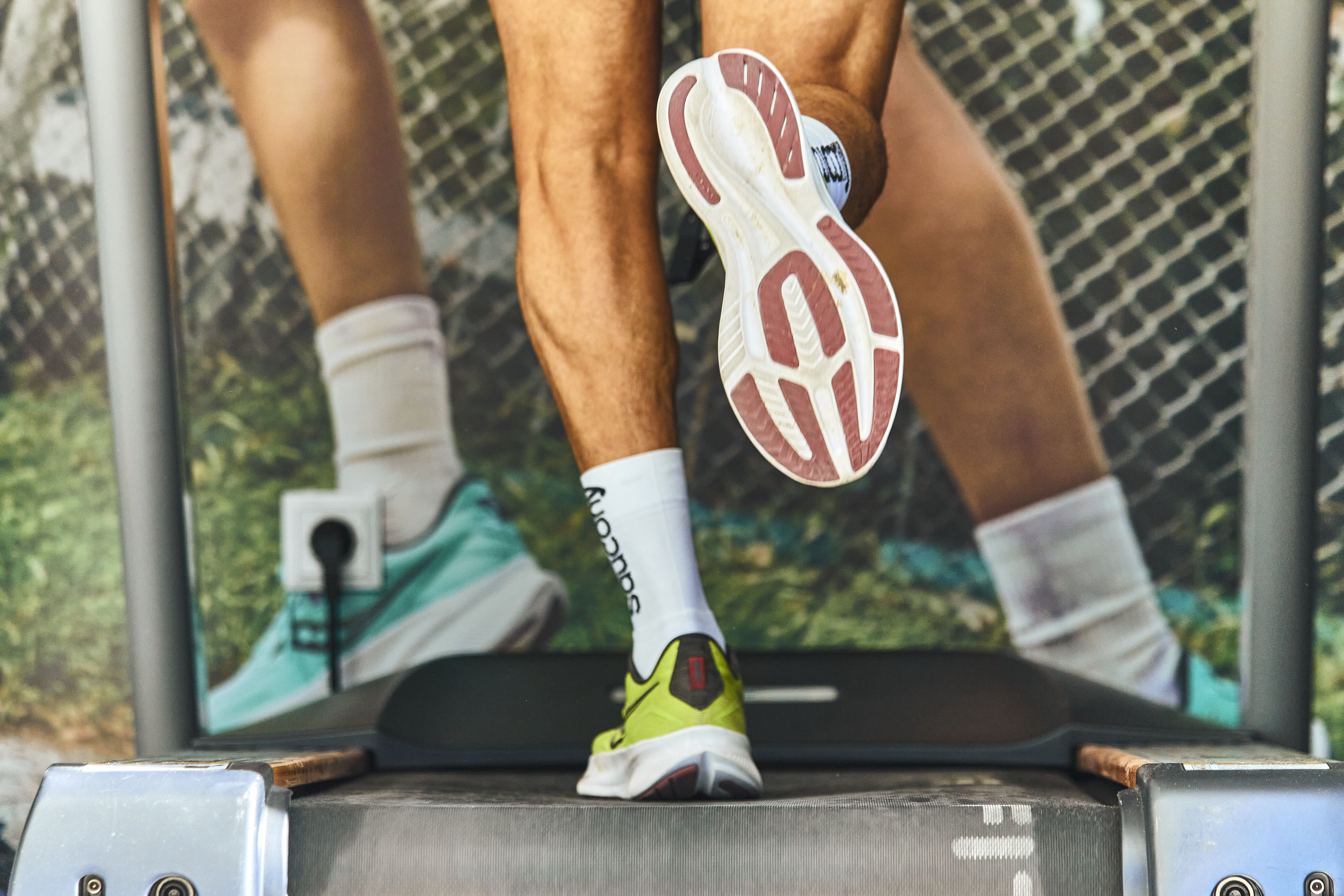 EVENTO SAUCONY MAN╠âANA 211