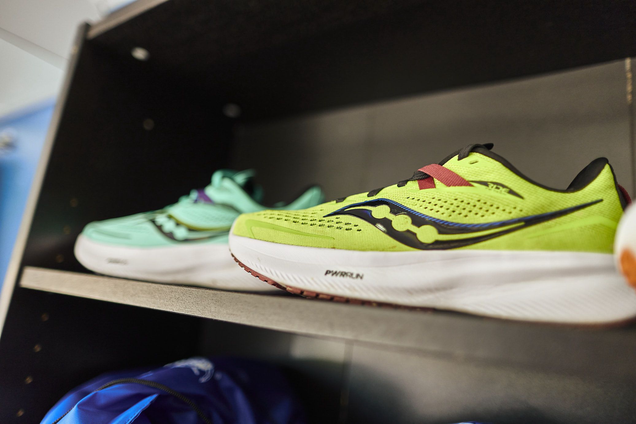 EVENTO SAUCONY MAN╠âANA 12