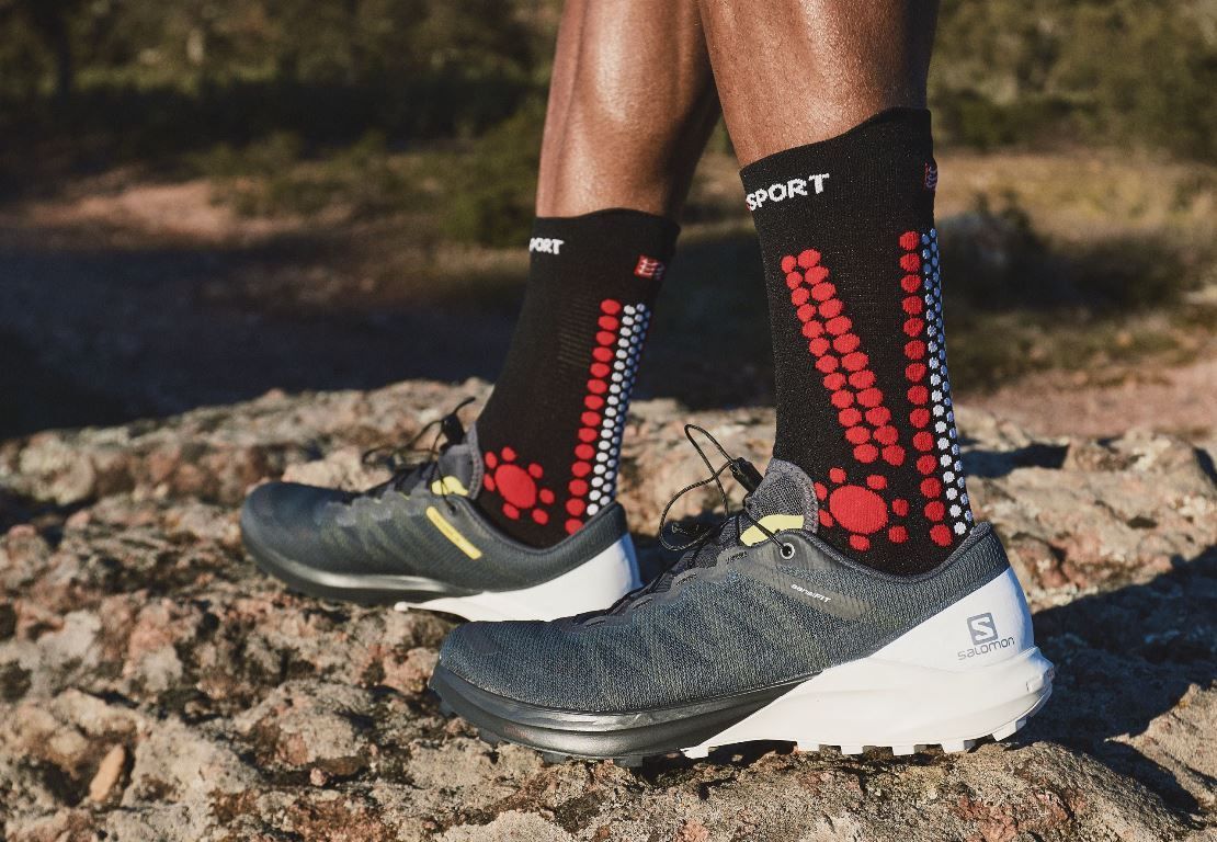El Compressport Pro Racing Socks V4.0 Trail es un calcetín que parece que tuviera amortiguación.