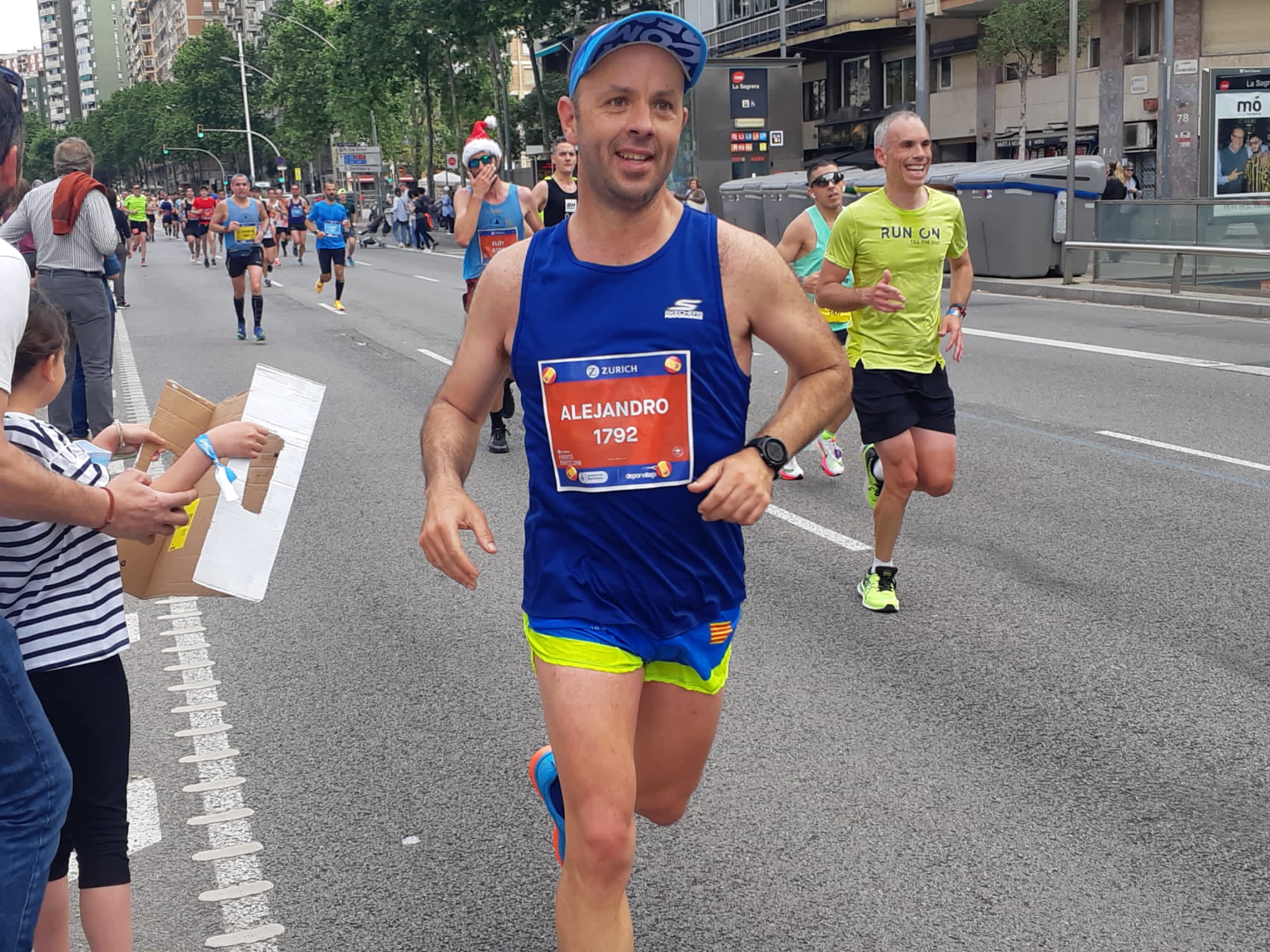 Álex Giral en pleno Zurich Marató de Barcelona, una prueba que corrió de la mano de Skechers.