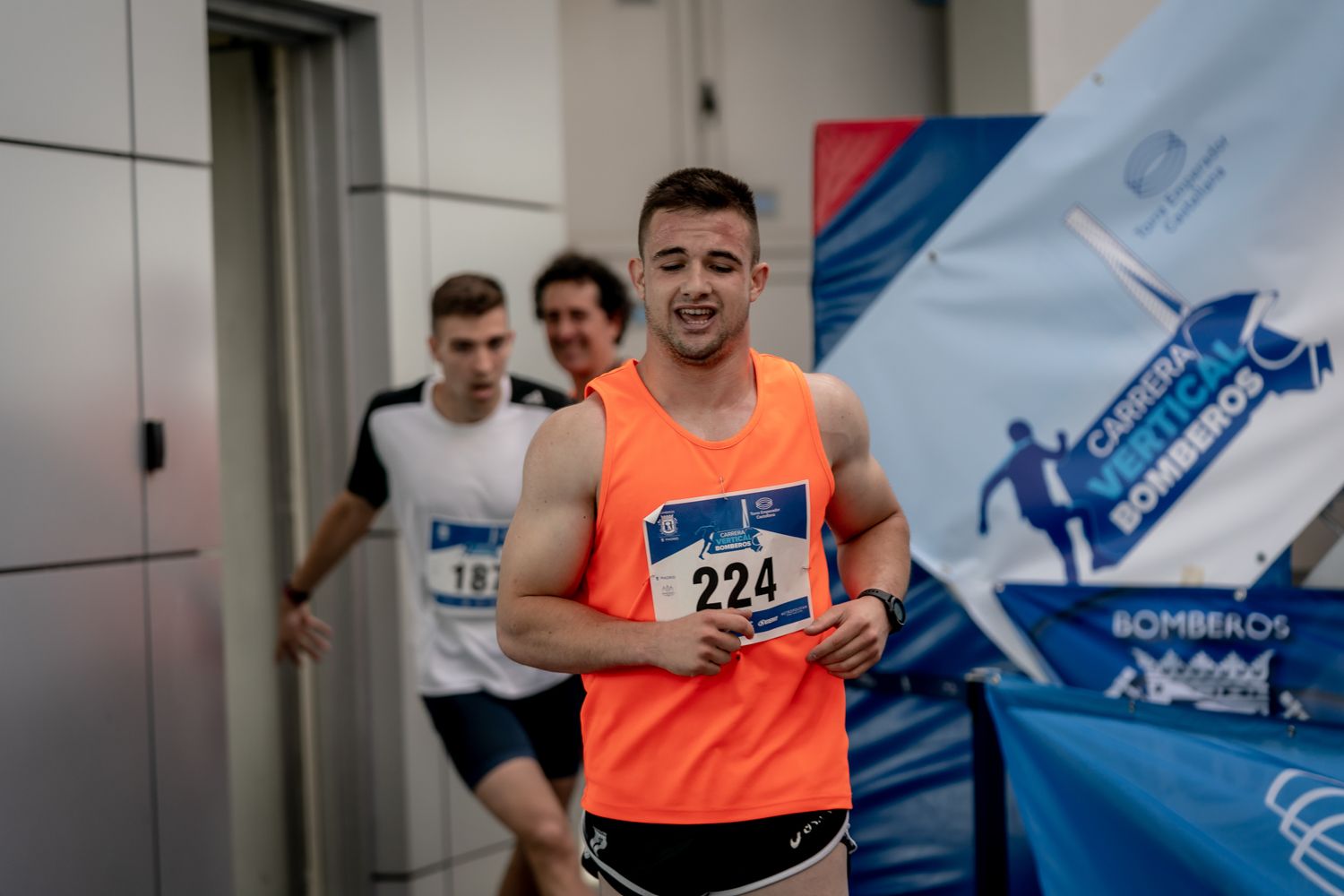 Todas las fotos de la Carrera Vertical Torre Emperador Castellana   @vsmphotoevents  02837