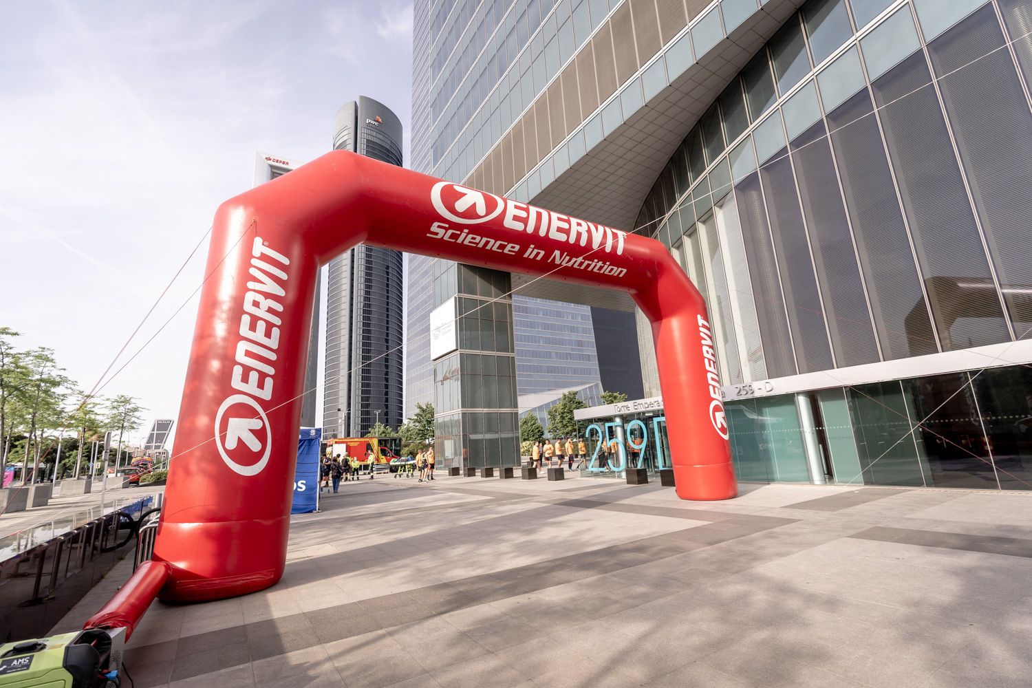 Todas las fotos de la Carrera Vertical Torre Emperador Castellana   @vsmphotoevents  07874