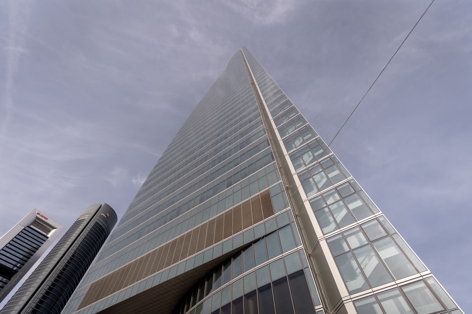 Todas las fotos de la Carrera Vertical Torre Emperador Castellana   @vsmphotoevents  07876
