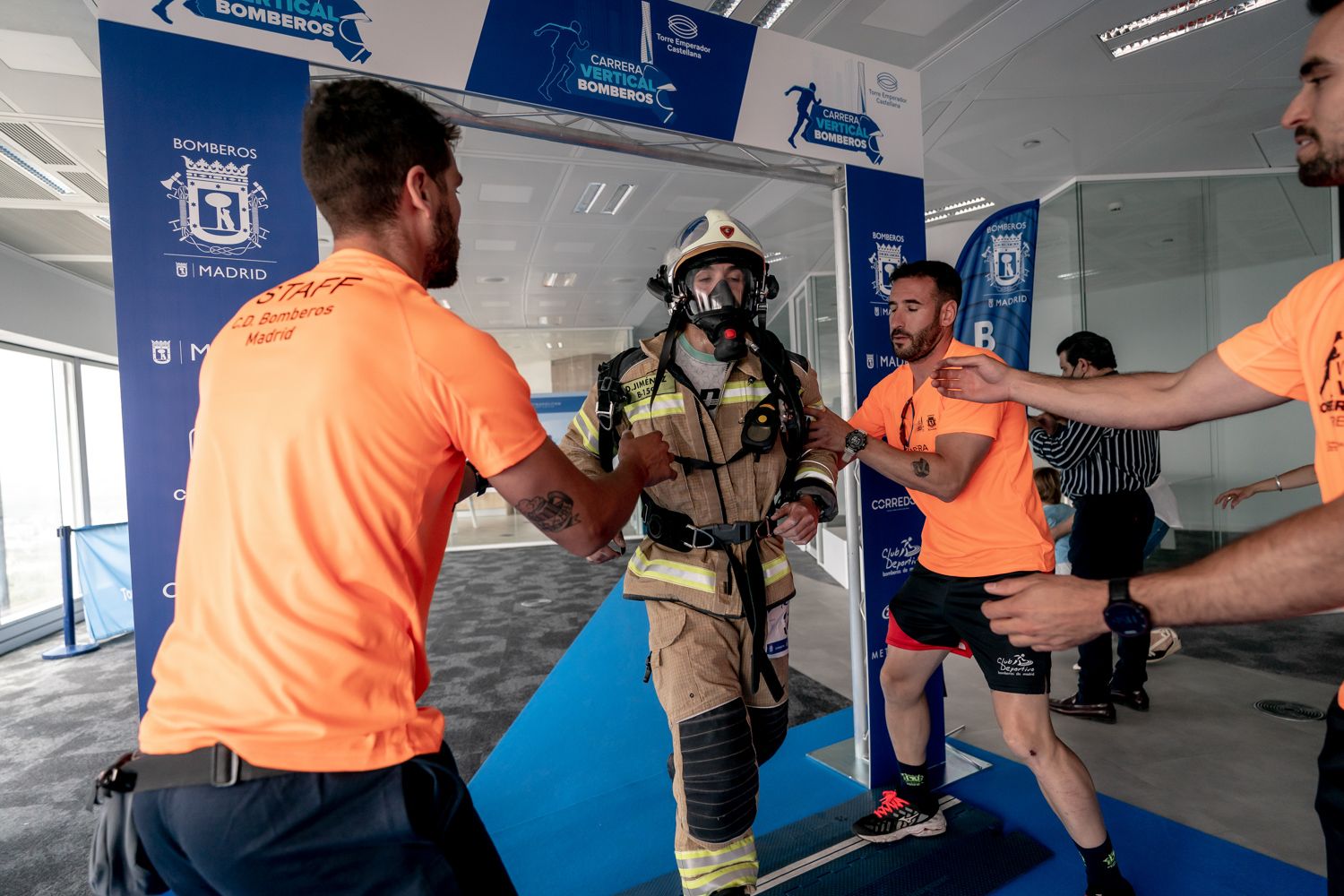 Todas las fotos de la Carrera Vertical Torre Emperador Castellana   @vsmphotoevents  03619