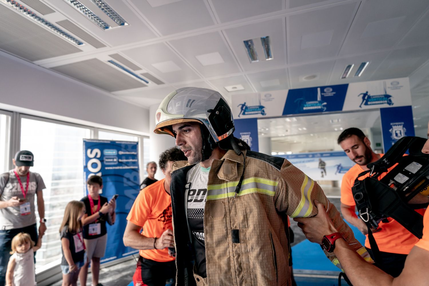 Todas las fotos de la Carrera Vertical Torre Emperador Castellana   @vsmphotoevents  03634
