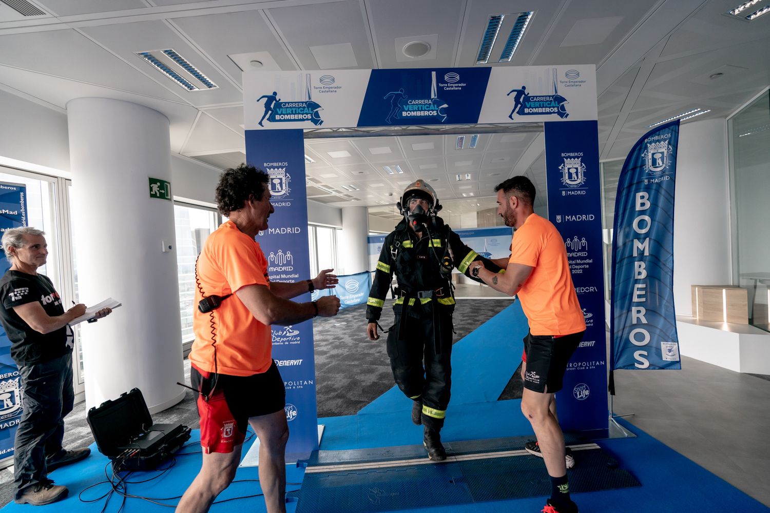 Todas las fotos de la Carrera Vertical Torre Emperador Castellana   @vsmphotoevents  03638