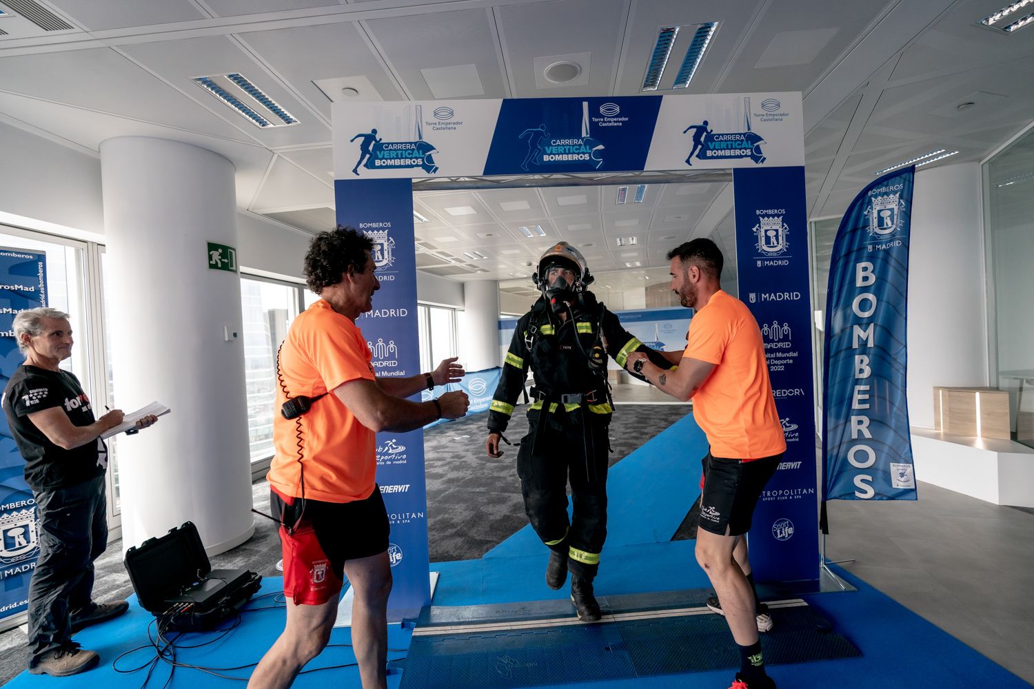 Todas las fotos de la Carrera Vertical Torre Emperador Castellana   @vsmphotoevents  03639