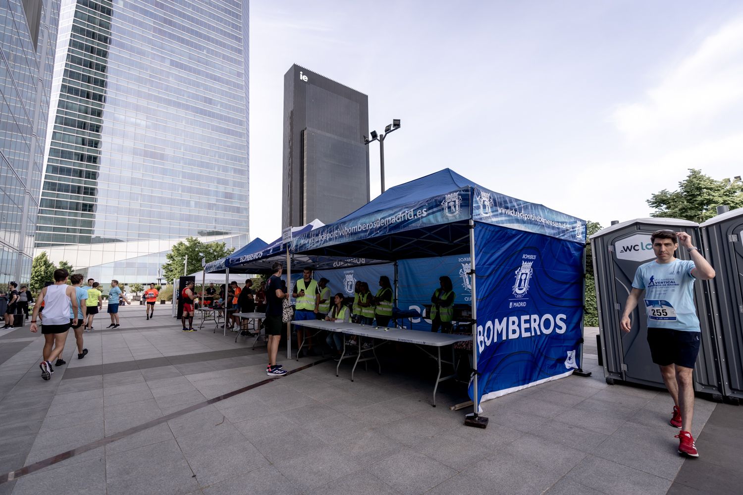 Todas las fotos de la Carrera Vertical Torre Emperador Castellana   @vsmphotoevents  07888