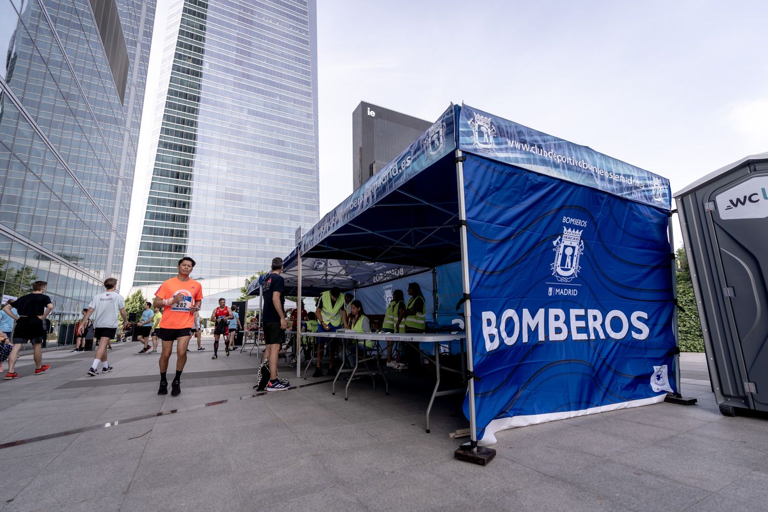Todas las fotos de la Carrera Vertical Torre Emperador Castellana   @vsmphotoevents  07889