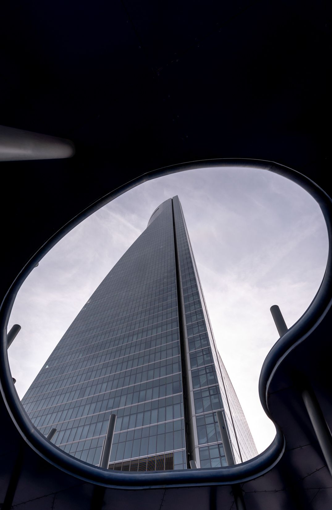 Todas las fotos de la Carrera Vertical Torre Emperador Castellana   @vsmphotoevents  07893