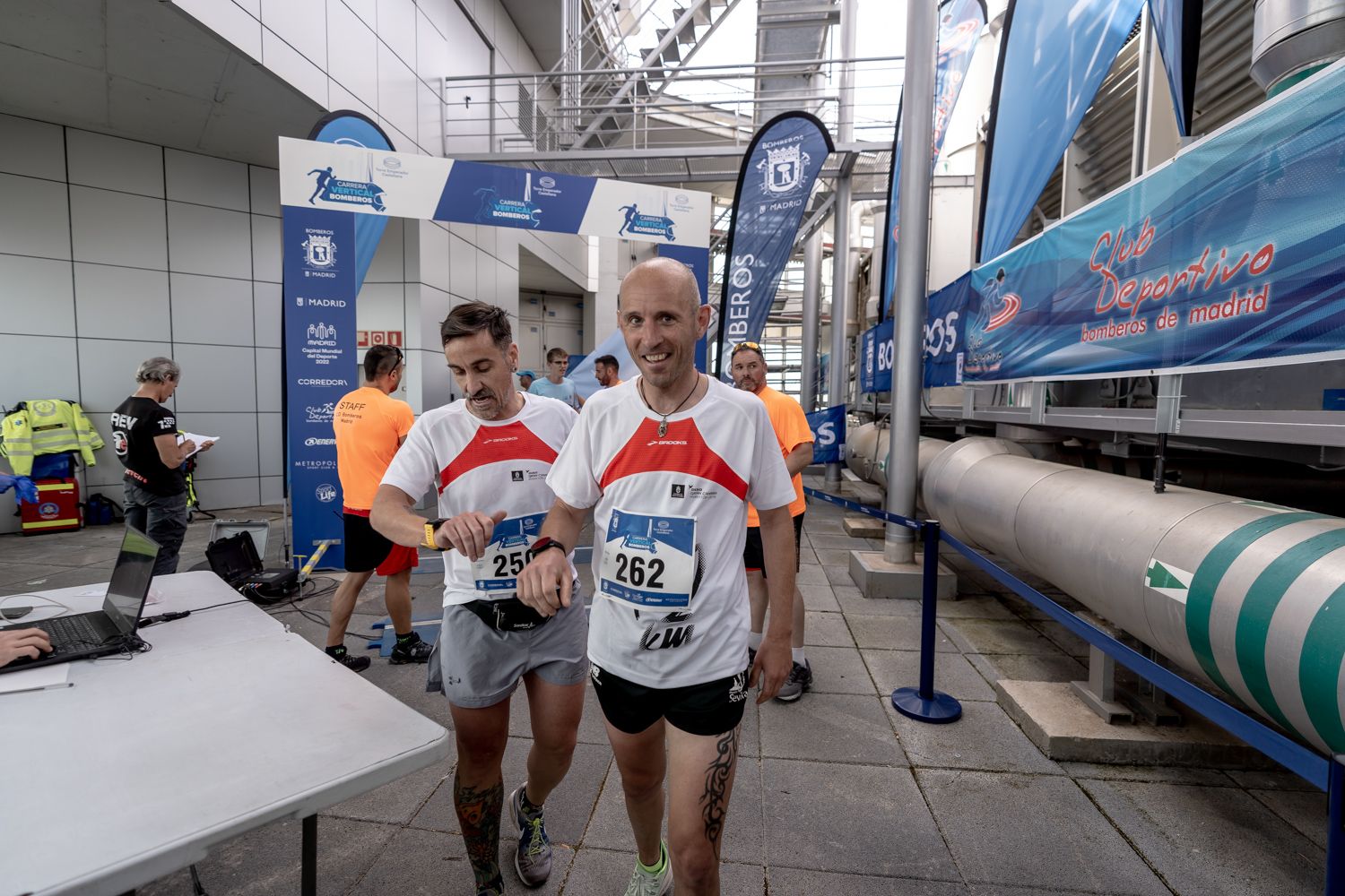 Todas las fotos de la Carrera Vertical Torre Emperador Castellana   @vsmphotoevents  08269