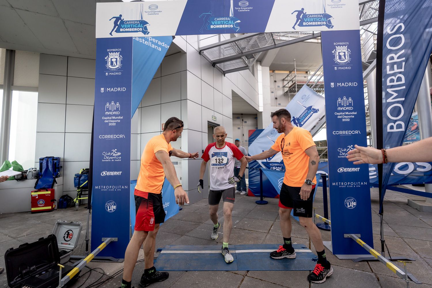 Todas las fotos de la Carrera Vertical Torre Emperador Castellana   @vsmphotoevents  08283